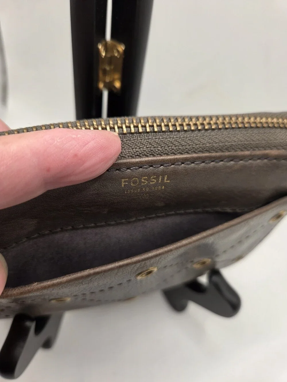 Fossil Leather Zip Around Wallet Taupe/Brown Organizer - Picture 5 of 13